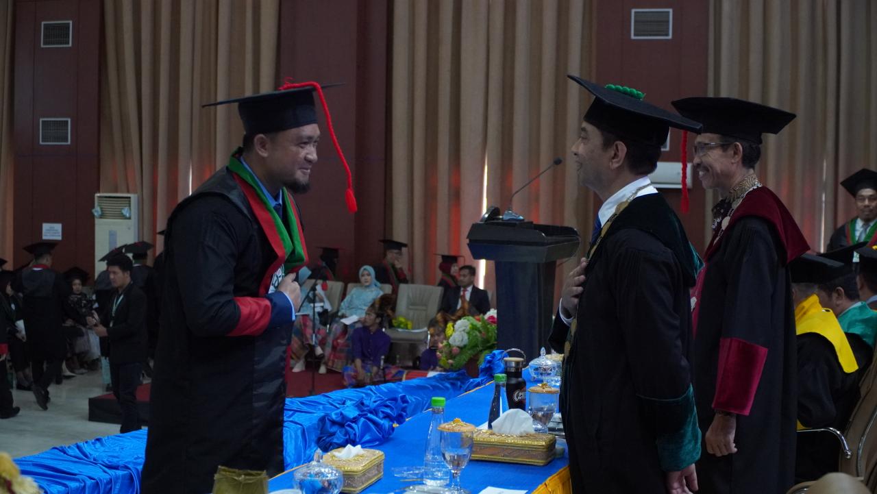 Gambar Rektor UIN Alauddin Kukuhkan 735 Wisudawan Angkatan 111