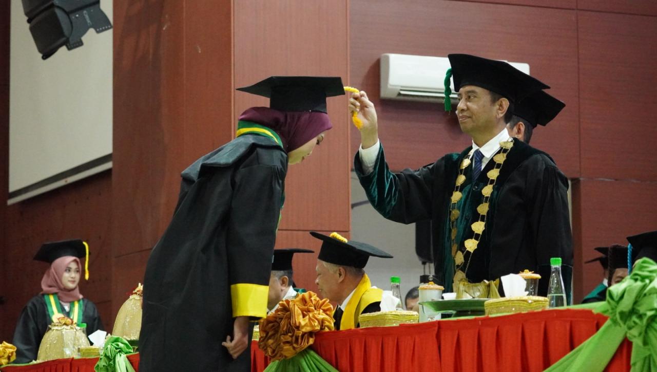 Gambar Rektor UIN Alauddin Makassar Kukuhkan 750 Wisudawan Angkatan 110