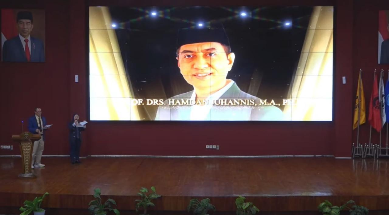 Gambar Rektor UIN Alauddin Makassar Raih Penghargaan Tokoh Akademisi di Kabar Awards 2024