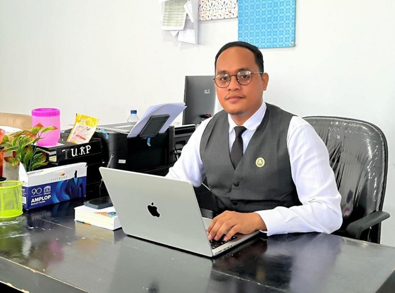 Gambar Rizal Hatapayo, Alumni BSA UIN Alauddin Itu Raih Beasiswa S3 di New York University