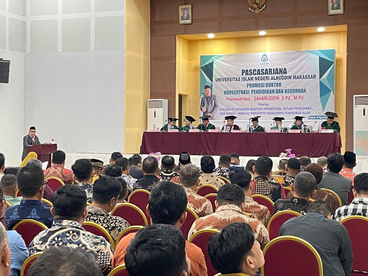 Gambar Saharuddin Raih Gelar Doktor Usai Kaji Pelaksanaan BOSP di SMP Negeri 1 Mamuju