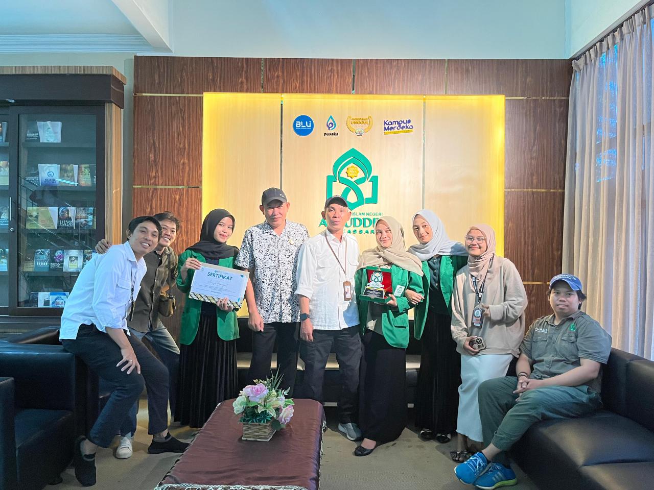 Gambar Satu Bulan Pengabdian, 3 Mahasiswa KKL KPI Laksanakan Penarikan di Humas Rektorat UIN Alauddin