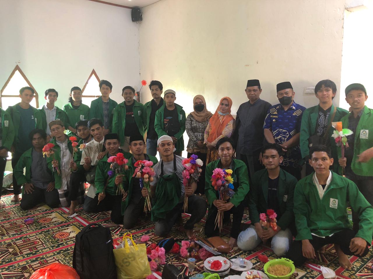 Gambar Semarak Maulid Masyarakat Dusun Mapung Kolaborasi Dengan Mahasiswa KKN Angkatan 66