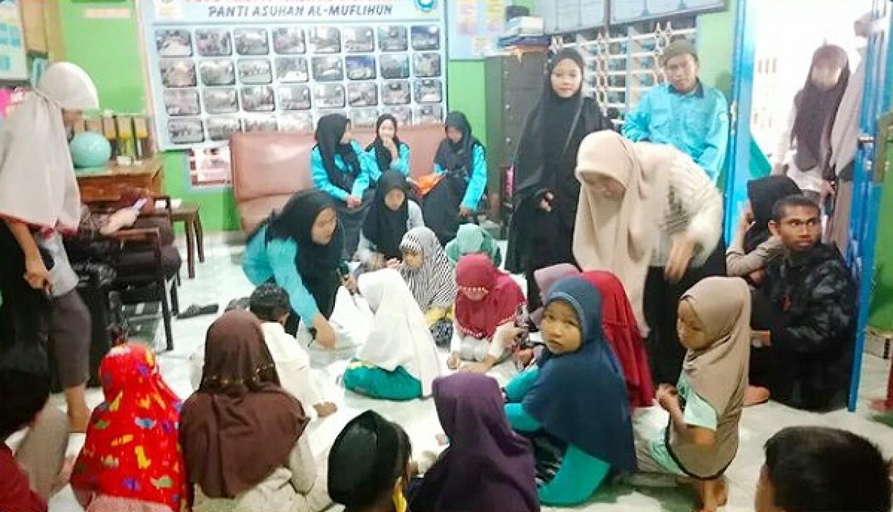 Gambar Semarakkan HUT RI Ke-77, HMJ Fisika UIN Alauddin Berkunjung Ke Panti Asuhan