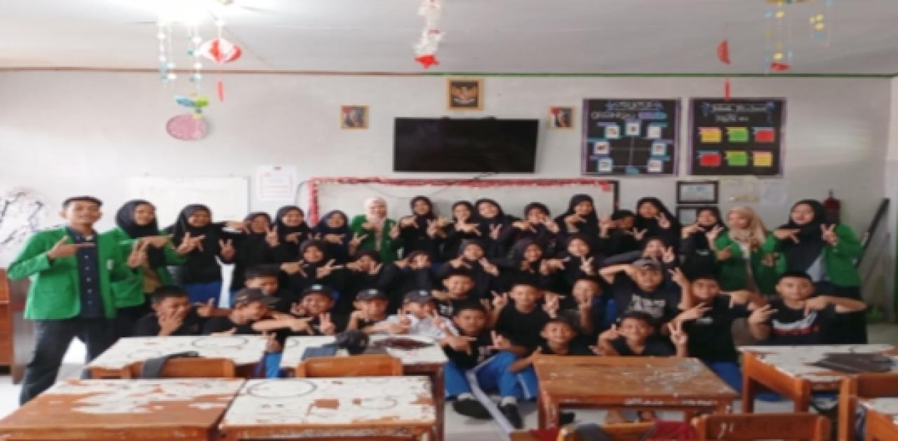 Gambar Service Learning Mahasiswa MPI UIN Alauddin Terapkan Model Jigsaw di MTsN Gowa