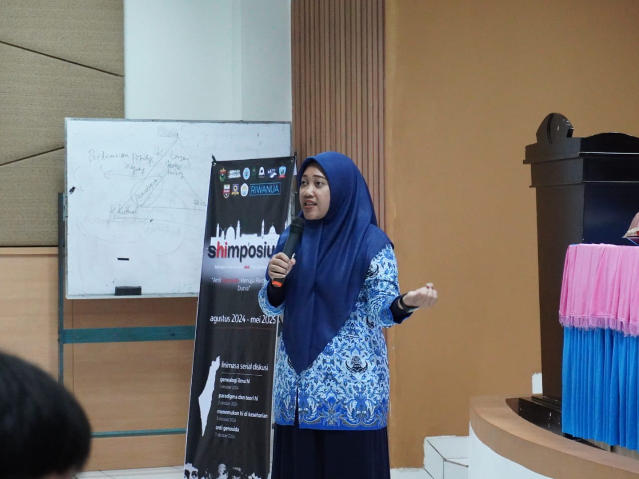 Gambar sHImposium berkolaborasi dengan HI UIN Alauddin Menggelar Dialog Genealogi Ilmu HI
