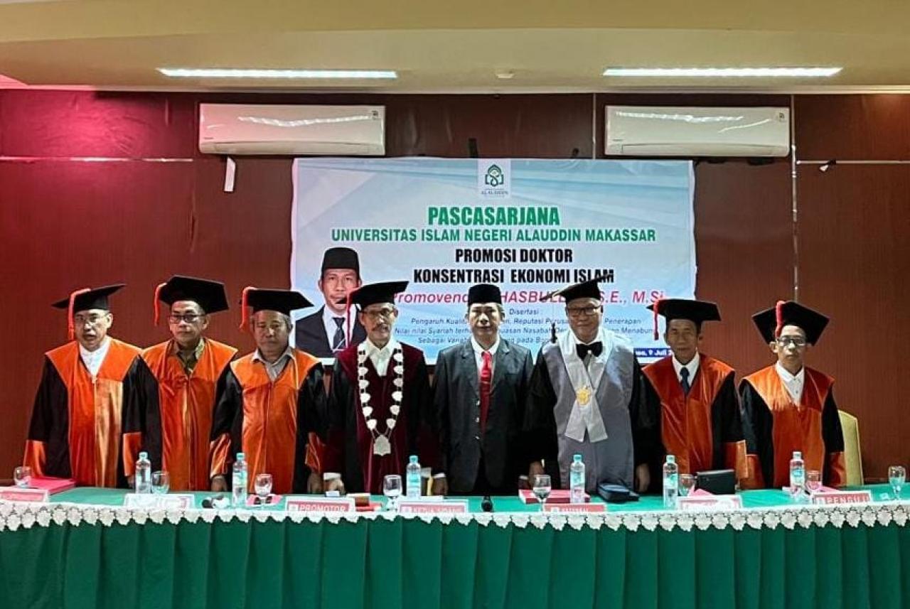 Gambar Sidang Promosi Doktor Hasbullah, Kaji Pengaruh Kepuasan Nasabah Bank Syariah