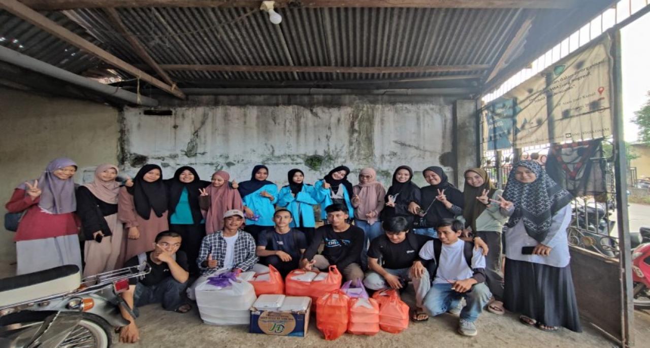 Gambar Tebarkan Kepedulian Terhadap Sesama, HMJ Fisika Kembali Adakan Ikhlasul Amal