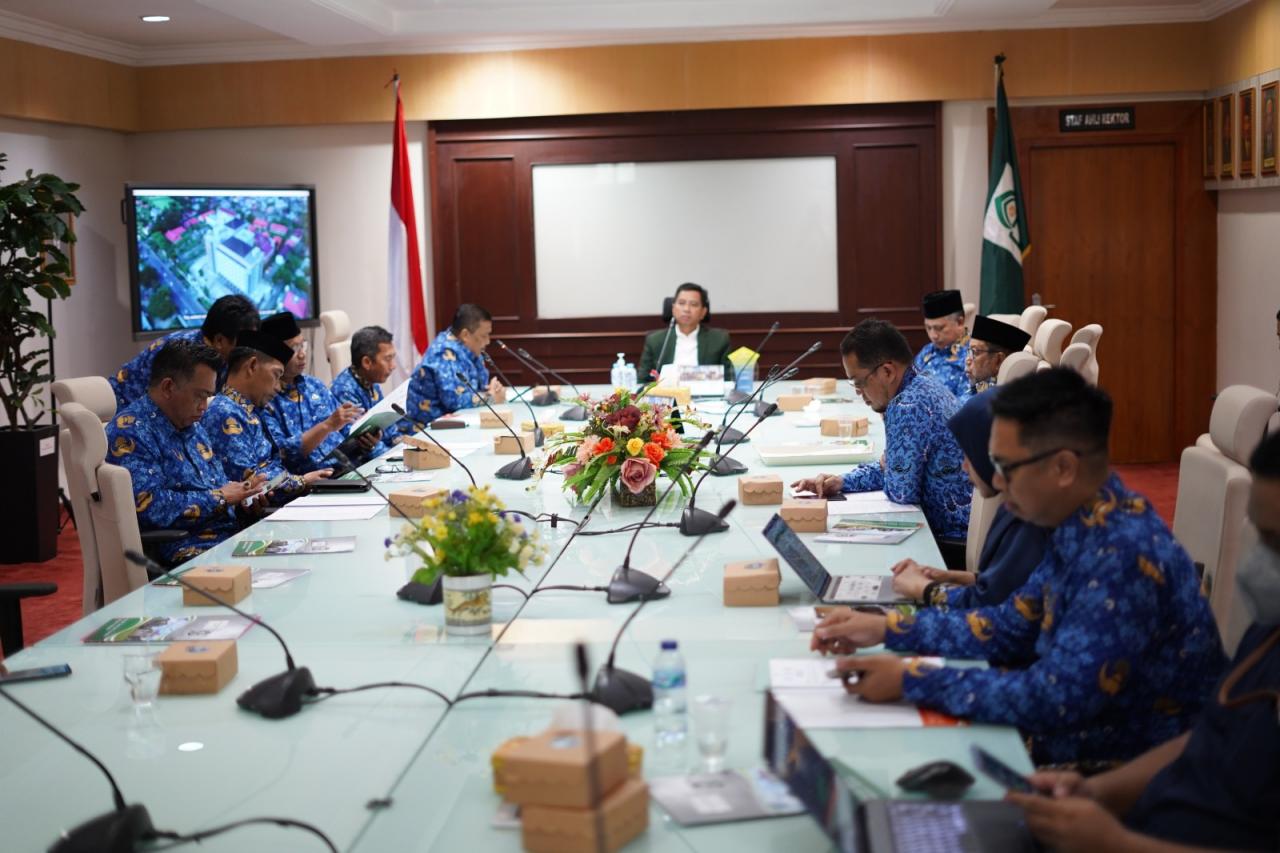 Gambar Teken IKU 2023, Pejabat Diminta Tingkatkan Performa BLU UIN Makassar