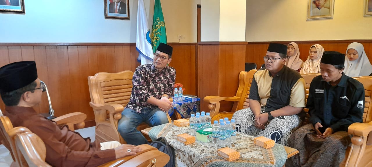 Gambar Teliti Peran Literasi Kitab Kuning, Dosen BSA Lakukan Penelitian di Pondok Pesantren Al Muayyad Solo