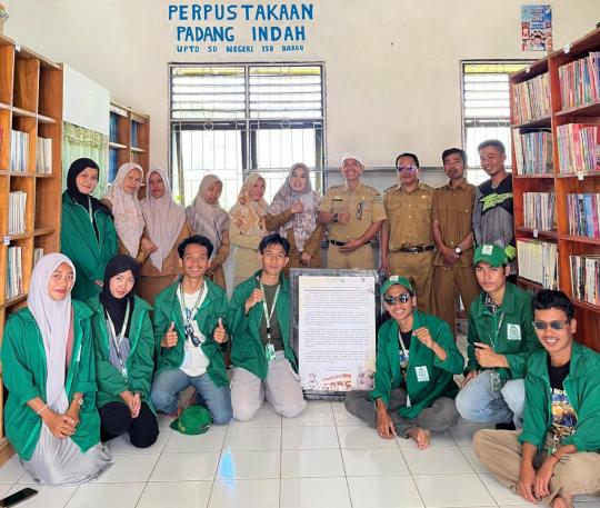 Hidupkan Budaya Literasi, Mahasiswa KKN UINAM Restorasi Perpustakaan SDN 158 Barru