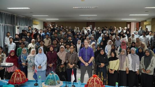 International Office & HI UIN Alauddin Hadirkan Narasumber Australia Bahas Peluang Studi & Beasiswa
