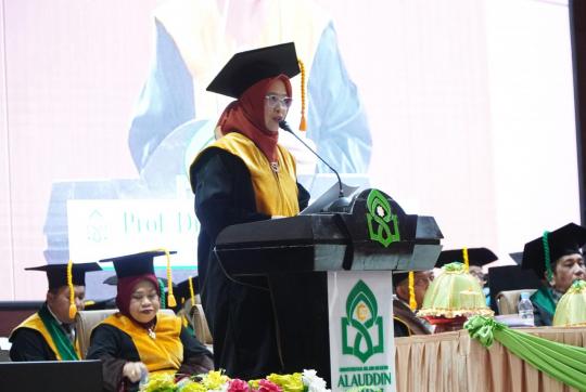 Dikukuhkan Jadi Guru Besar, Prof. Asni Soroti Perlindungan Hak Perempuan di Peradilan Agama