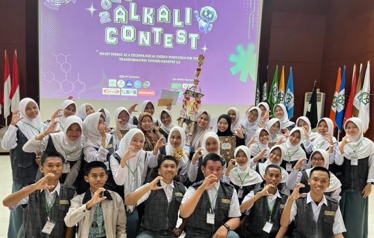 Jurusan Kimia FST UIN Alauddin Tutup Alkali Contest 2026, SMAN 7 Wajo Raih Juara Umum