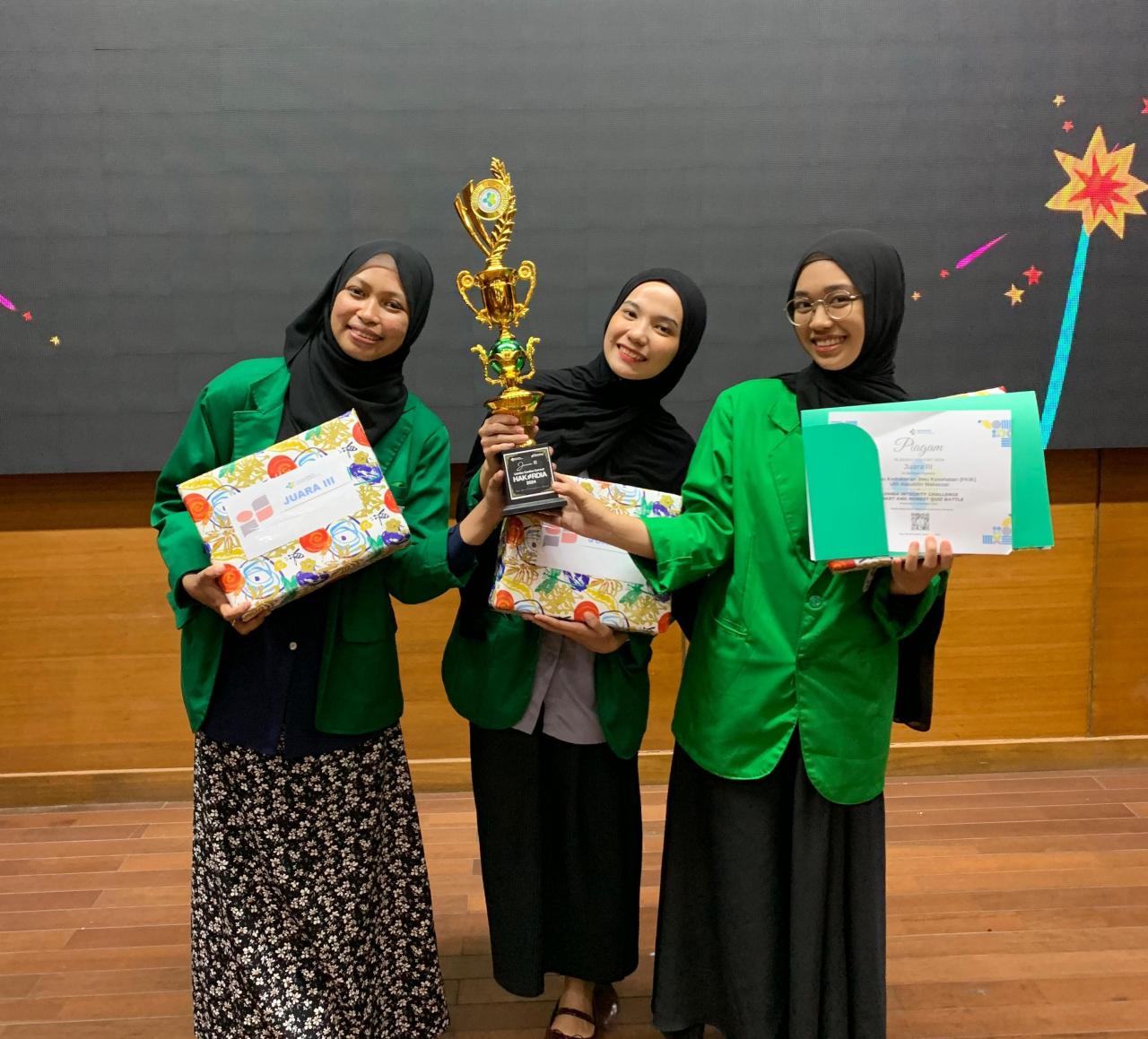 Gambar Tiga Mahasiswa FKIK Raih Juara 3 Lomba Integrity Challenge oleh BBPK Makassar