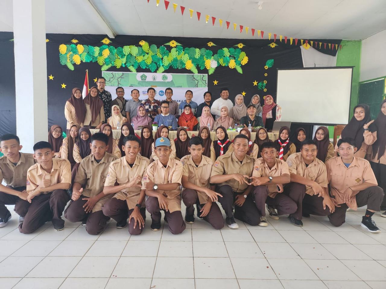 Gambar Tim Dosen Manajemen UIN Alauddin Kenalkan Literasi Menabung Sejak Dini pada Siswa