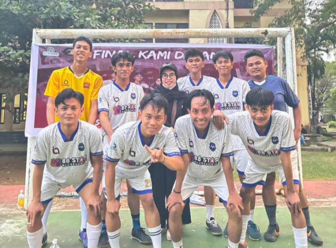 Gambar Tim Jurnalistik Juara I Lomba Futsal Pada PORSEDAK DEMA FDK UIN Alauddin