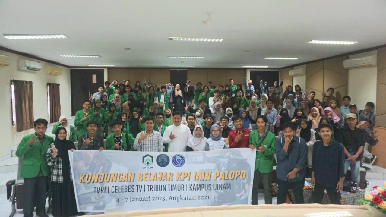 Gambar Tim Study Tour Literasi Media IAIN Palopo Sambangi FDK UIN Makassar