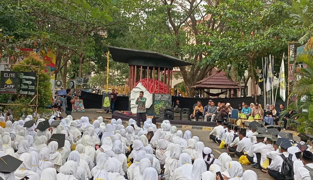 Gambar Tutup PBAK FAH, Dekan Tekankan Pentingnya Kebersamaan