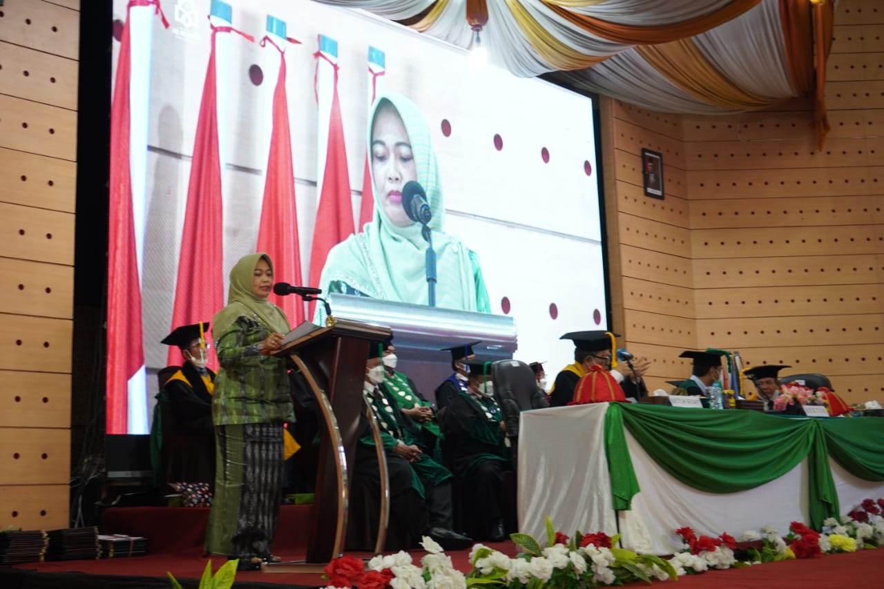 Gambar UIN Alauddin Makassar Kukuhkan 1795 Wisudawan Angkatan 90