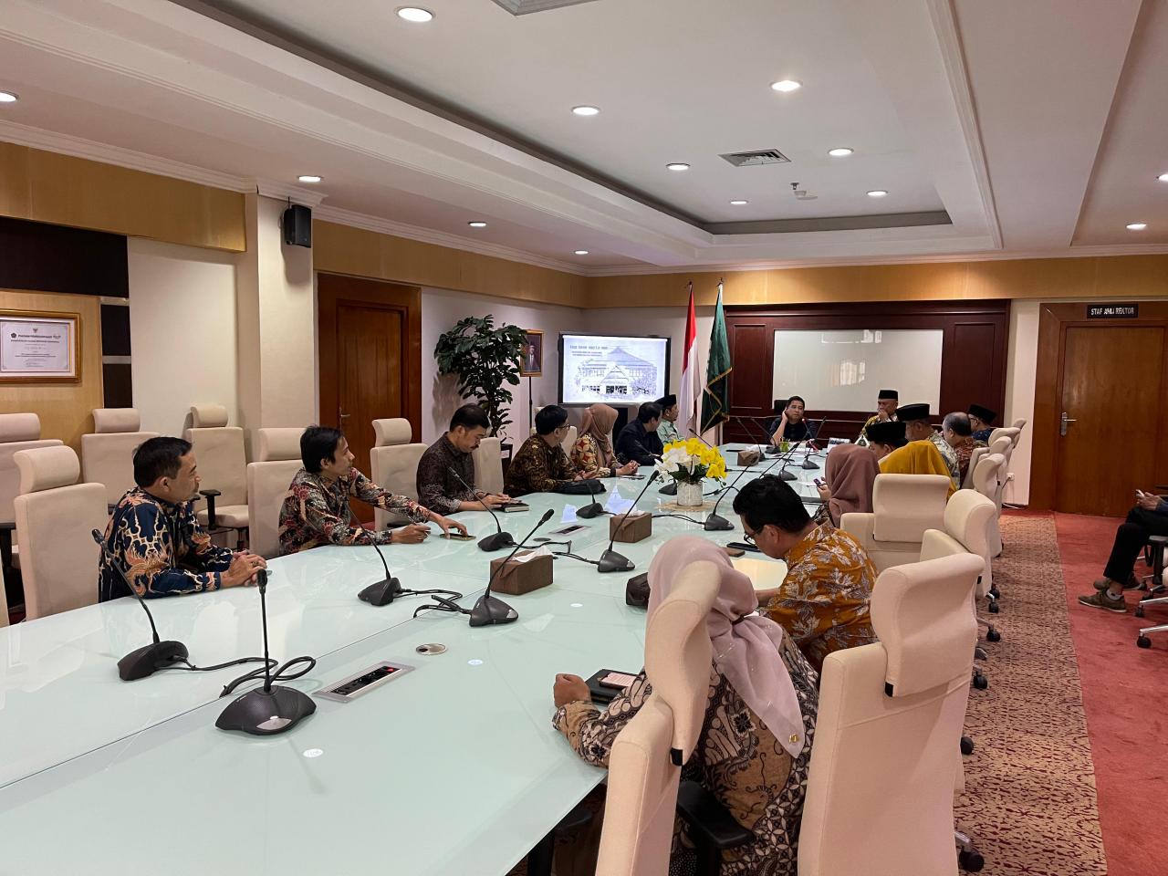 Gambar UIN Alauddin Makassar Terima Audiens KPPU Kanwil VI, Evaluasi MoU dan Bahas Peluang Kerjasama