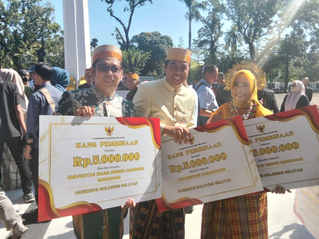 Gambar UIN Alauddin Makassar Terima Penghargaan dari Gubernur Sulsel, Kampus Pilot Project QS World Univers