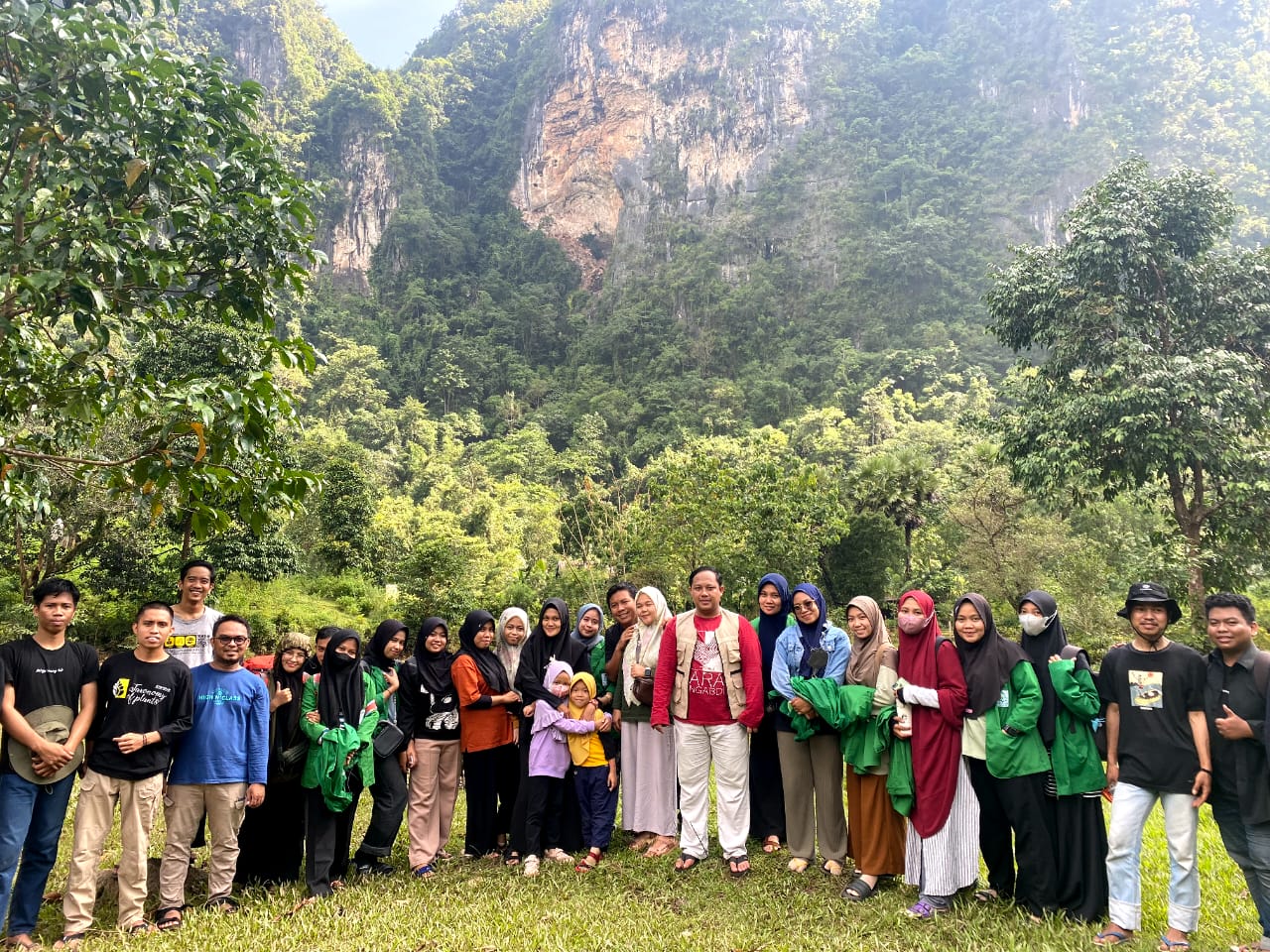 Gambar UIN Alauddin Online - Gempa berkekuatan 5,4 skala richter melanda Cianjur pada Senin, 21 November 20