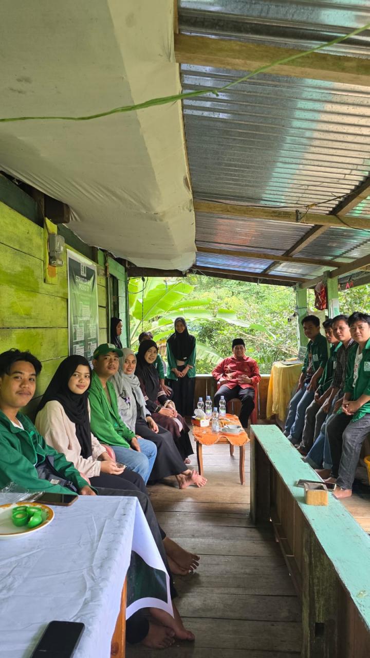 Gambar Wakil Rektor II UIN Alauddin Kunjungan KKN Angkatan 76 di Kecamatan Soppeng Riaja Barru