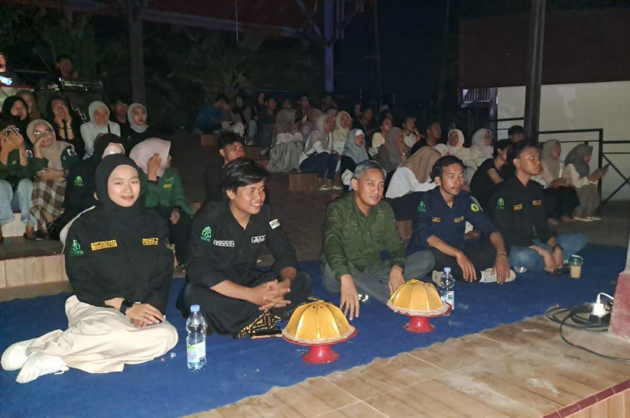 Gambar WD lll FAH Hadiri Pentas Pengukuhan Komunitas Seni Adab di Benteng Somba Opu