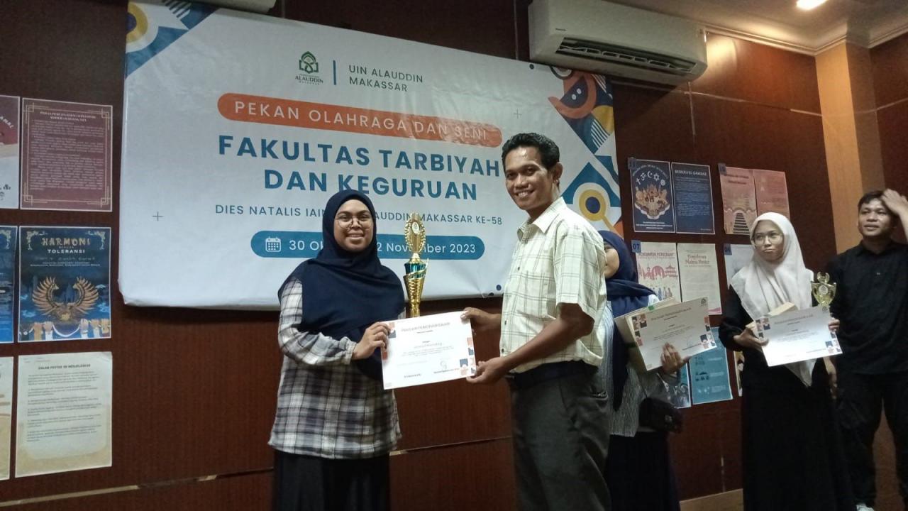 Gambar Winda Juara 1 Lomba Monolog, Mahasiswi MPI UIN Alauddin Itu Beberkan Tipsnya