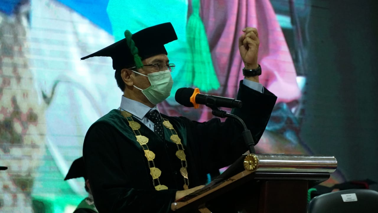 Gambar Wisuda Angkatan 88, Pesan Pamungkas Rektor UIN Alauddin Jangan Gadaikan Kejujuran dan Integritas