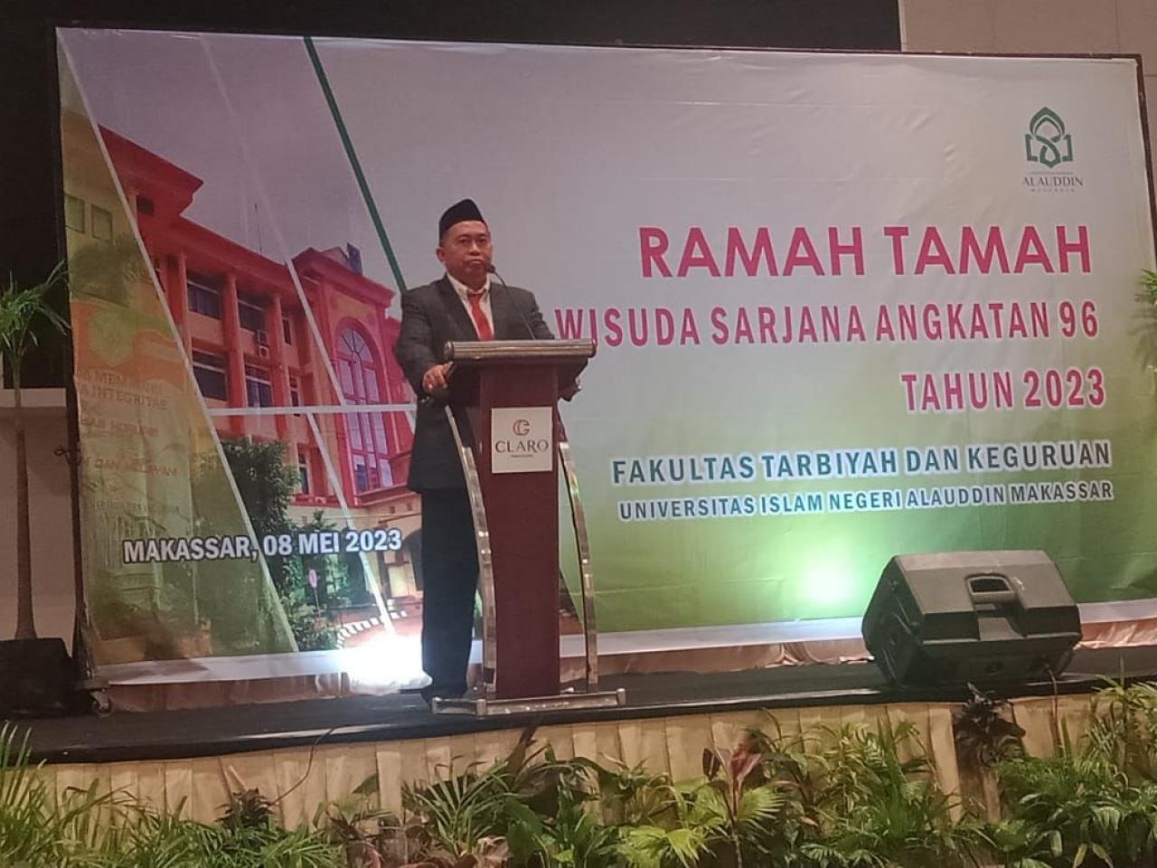 Gambar Wisuda Angkatan 96, Dekan FTK UIN Alauddin Pesankan Alumni Disiplin dan Hormati Orangtua Jadi Kunci 