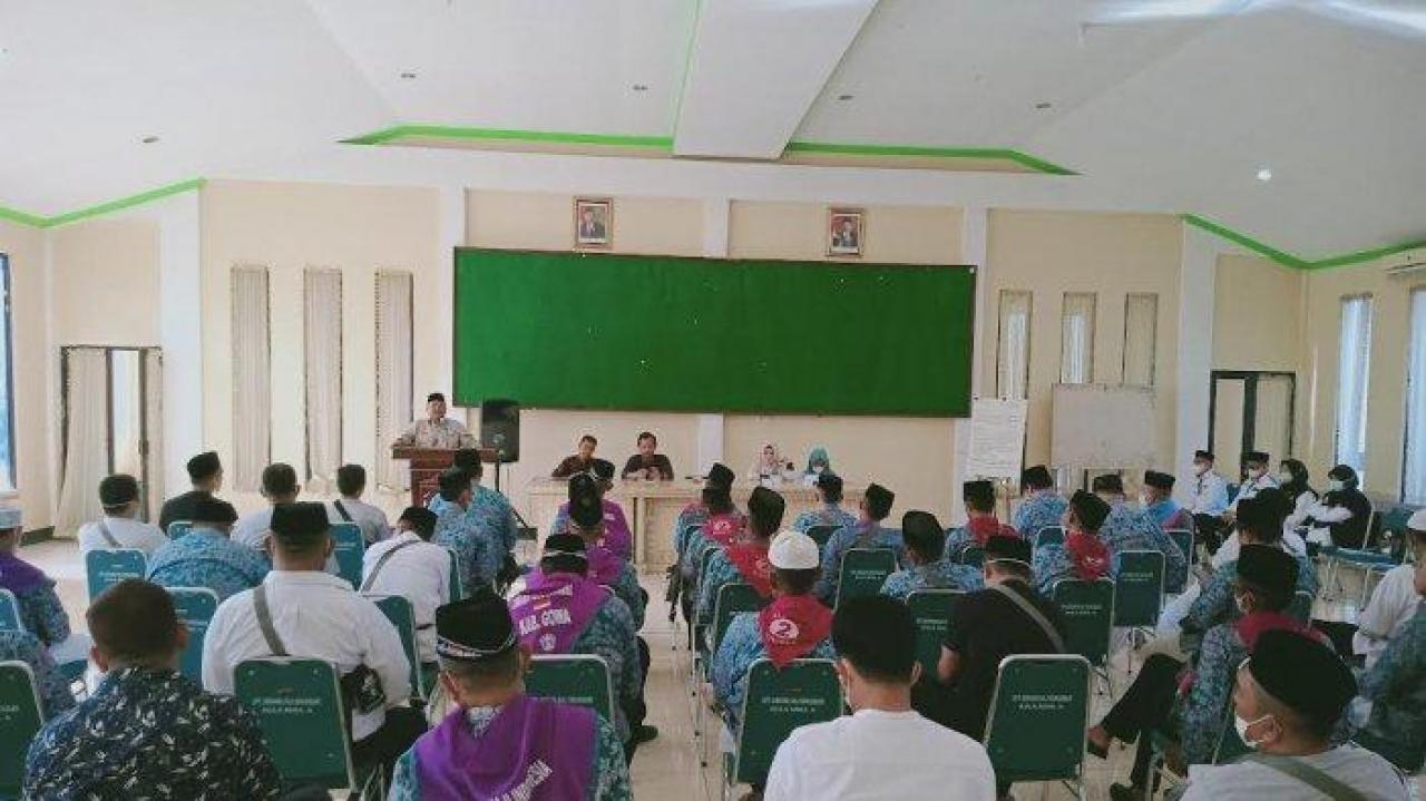 Gambar WR II UIN Alauddin Makassar Beri Pembekalan Pendamping Jamaah Calon Haji