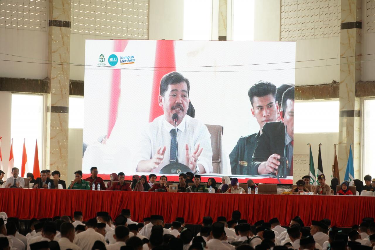 Gambar WR III, Prof Khalifa Tutup PBAK Tingkat Universitas: Mahasiswa Harus Mandiri dan Kreatif