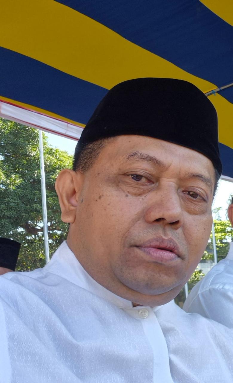 Gambar Antara Shalat Tarwih & Sepak Bola