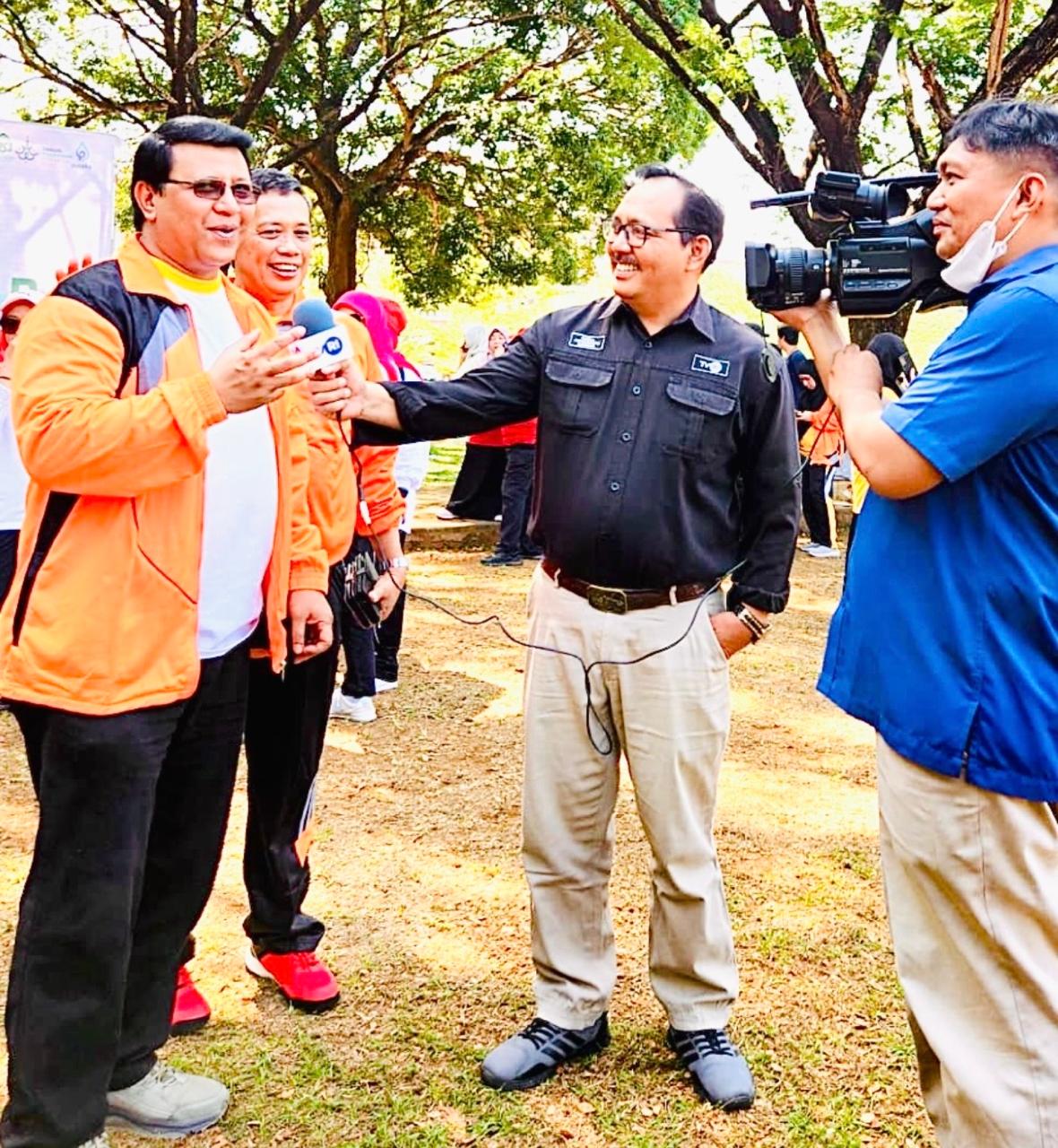 Gambar Demokrasi di Persimpangan: Antara Bayang-Bayang Kekuasaan dan Harapan Rakyat
